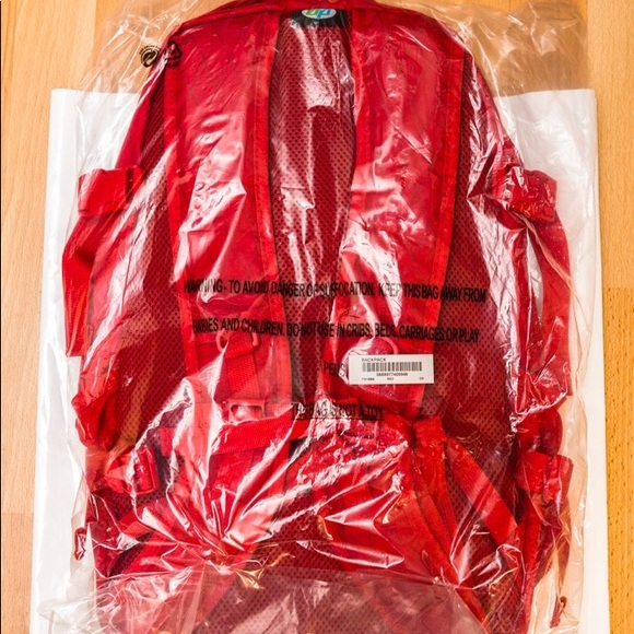 Supreme Backpack in Red - Picture 2 of 4